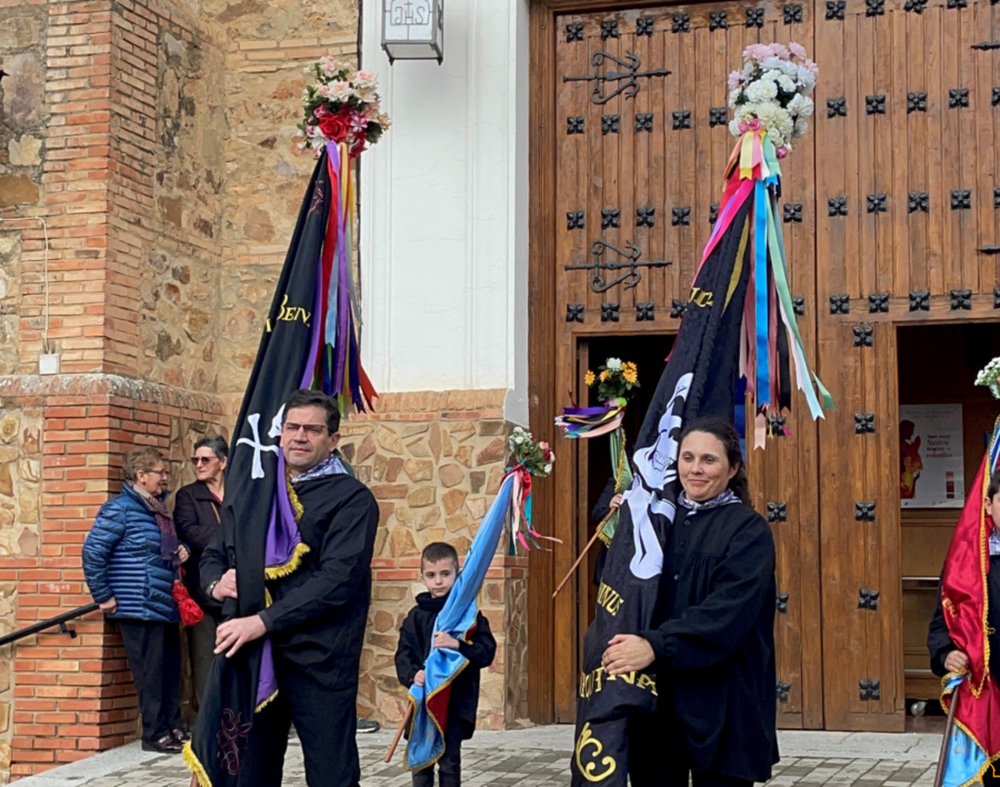 Valverde destaca solemnidad del Desfile de Banderas de Ánimas