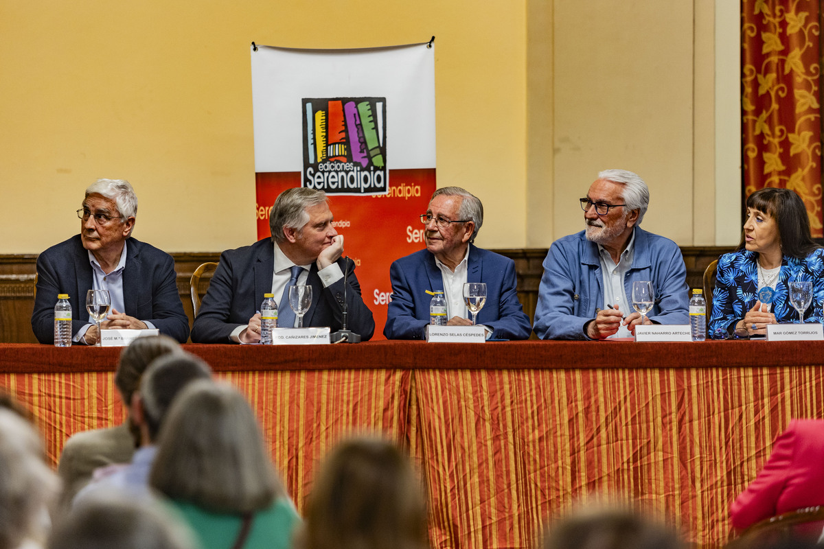 Presentación del libro de Lorenzo Semas a cargo de Jose maría Barreda, y Francisco cañizares  / RUEDA VILLAVERDE