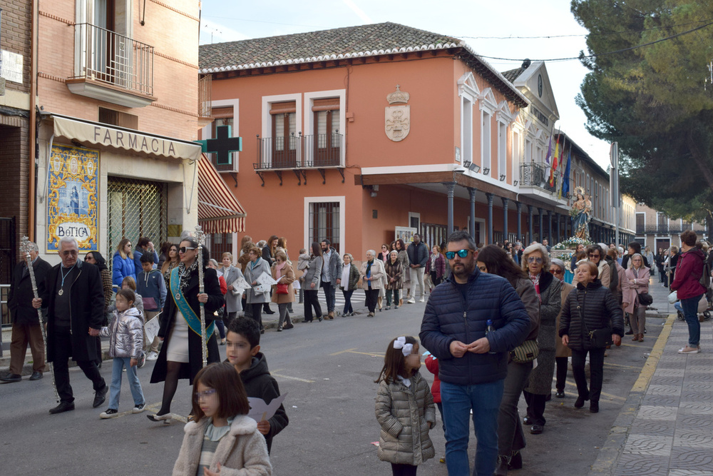 Multitudinaria hoguera para homenajear a la Virgen de la Paz