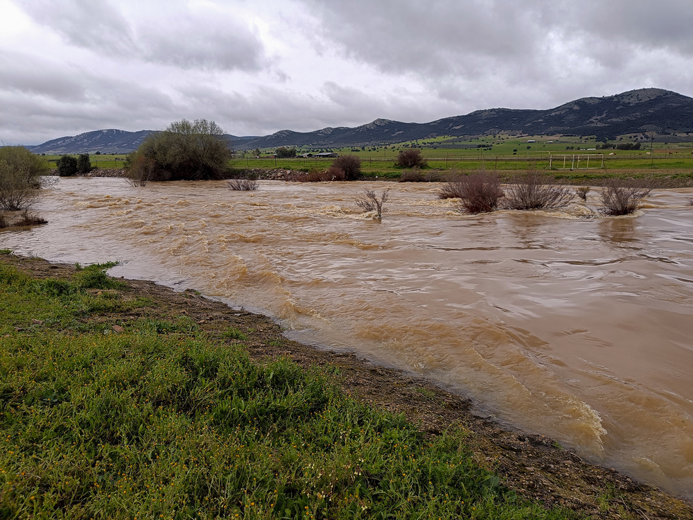  El río Alcobilla a su paso por la aldea de Las Tablillas