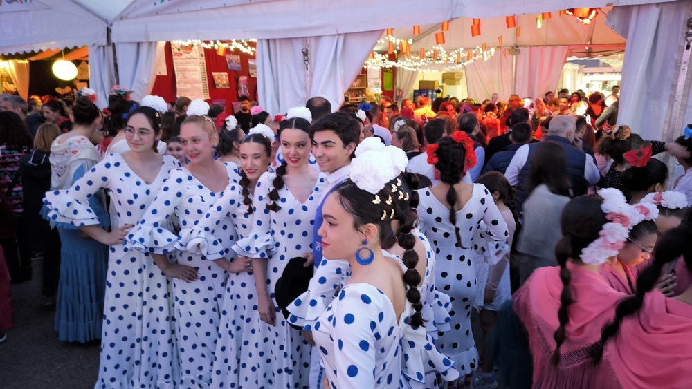 La Feria de Abril arranca con baile y récord de casetas