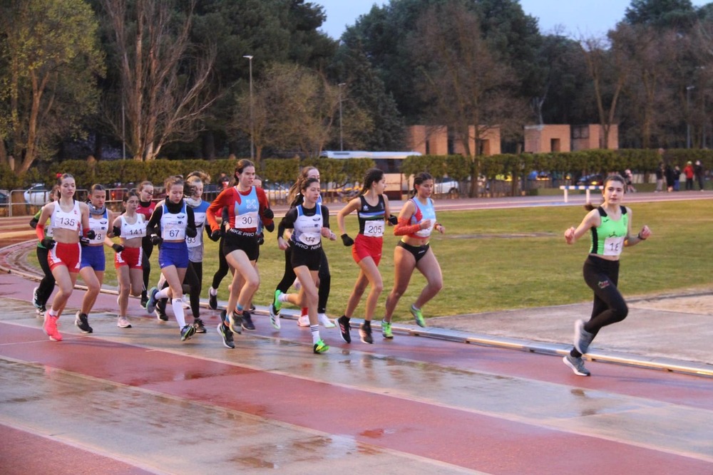 Prueba femenina de 1.000 metros sub 16.