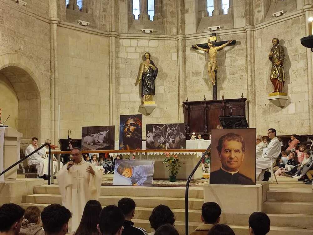 Comunidad Salesiana celebra Don Bosco con 1.000 personas