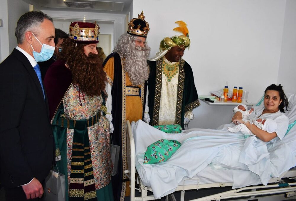 Melchor, Gaspar y Baltasar visitan el Hospital Santa Bárbara 