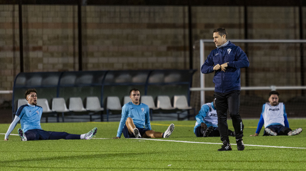 Primer entrenamiento del año del CD Manchego.