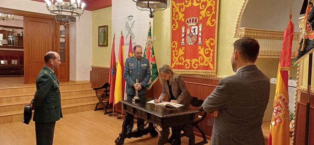 Encuentro institucional de Tolón con Guardia Civil y CNP