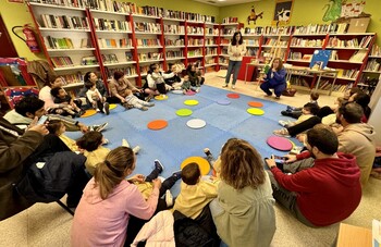 Las familias celebran el Día del Libro en la Bebeteca