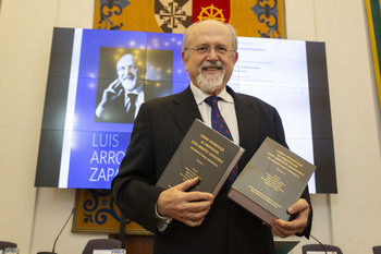 La UCLM homenajea a su rector honorario, Luis Arroyo