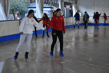 En funcionamiento la tradicional pista de hielo de Ciudad Real