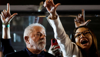 Lula se impone y disputará la segunda vuelta junto a Bolsonaro
