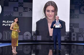 Alexia Putellas corona su año perfecto con el 'The Best'