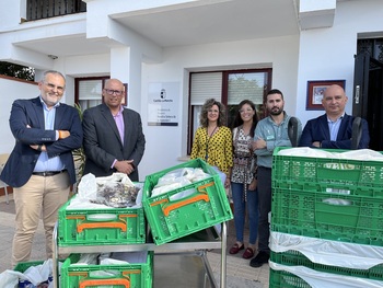 Mercadona entrega alimentos a la parroquia la Asunción