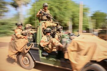 Francia y sus aliados anuncian una retirada militar de Mali