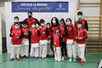 41 medallas para la provincia en el Regional de Karate