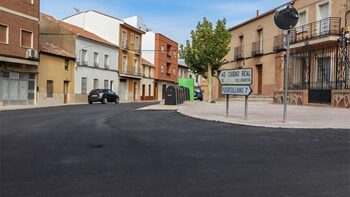 Nuevas tuberías, acerados y pavimento en San Antón