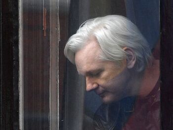 Reino Unido aprueba la extradición de Assange a EEUU
