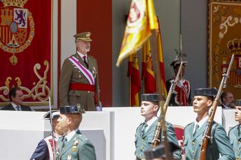 Los Reyes presiden el desfile por el Día de las Fuerzas Armada