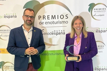 Jiménez recoge el premio al Mejor Municipio Enoturístico