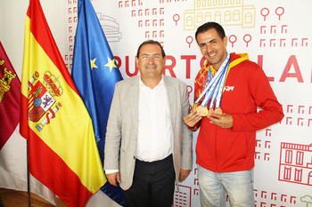 Puertollano recibe a Víctor Castro por sus éxitos