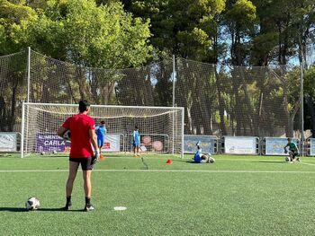 Cierran campus de porteros de fútbol y de raquetas en Alcázar