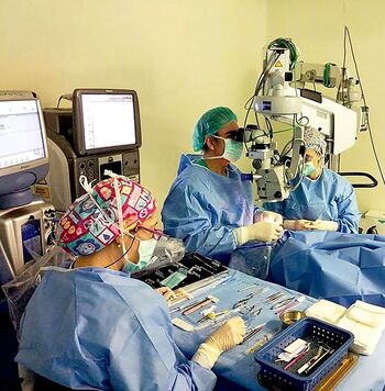 Éxito del servicio de implantación de lentes monofocales