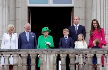 Isabel II recibirá al sustituto de Johnson en Escocia