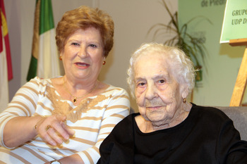 Piedrabuena ve cumplir 105 años a su vecina Adoración Cabrera