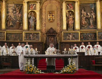 El obispo nombra cinco canónigos para la Catedral