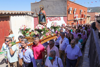 Mestanza procesiona a San Pantaleón tras tres años de espera