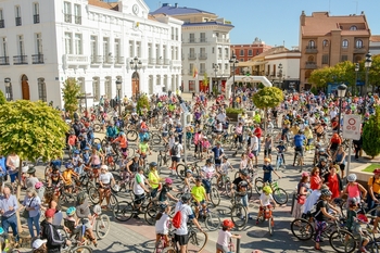 Cerca de 1.500 participantes en el Día de la Bici
