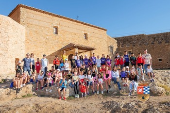 Escolares de Argamasilla de Alba, en el castillo de Peñarroya