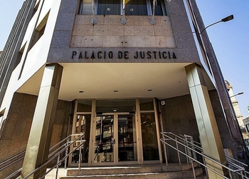 A juicio dos acusados de estafar casi 9 millones a Globalcaja