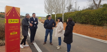 El PSOE celebra el arreglo de la CR-6142 en Torre de Juan Abad