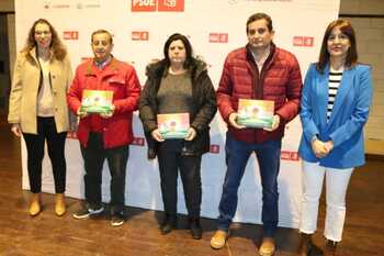 El PSOE homenajea a sus candidatos durante 40 años en Alcoba