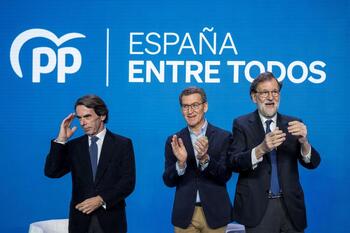 Feijóo exhibe la unidad del PP junto a Aznar y Rajoy
