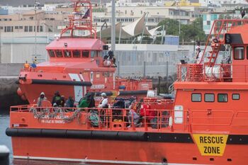 Más de 350 migrantes desembarcan en Canarias
