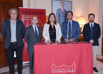 Santander revalida su apoyo a Fenavin y el sector agrario