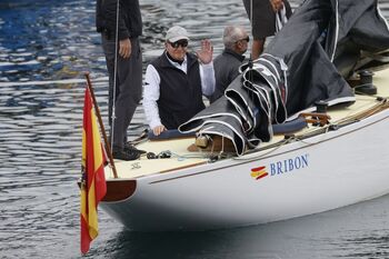 El Rey emérito sale a navegar en Sanxenxo