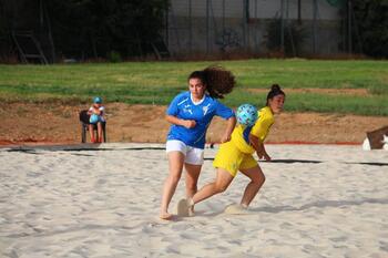 Cinco equipos femeninos aspiran al Regional de Fútbol Playa