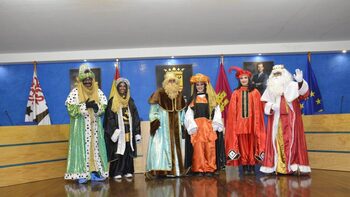 Los Reyes Magos desfilaron por las calles de Malagón