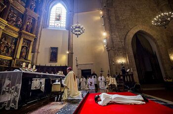La crisis de vocaciones lleva al número más bajo de sacerdotes