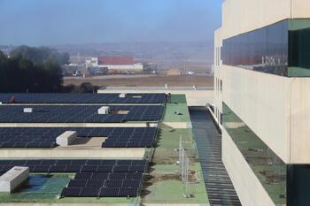 La Junta implementa placas solares en el Hospital de Almansa