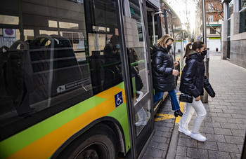 Reglamento «más claro» para bus y parking de la plaza mayor