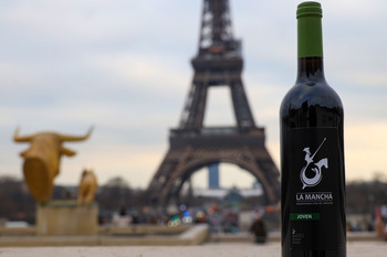 Los vinos DO La Mancha cierren su presencia en Wine París 2023