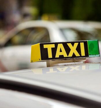 La tarifa de taxi sube en carretera y la capital aguarda turno