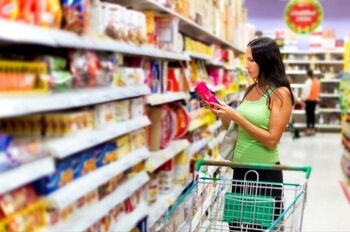 La mitad de los alimentos con el IVA rebajado ha subido su precio