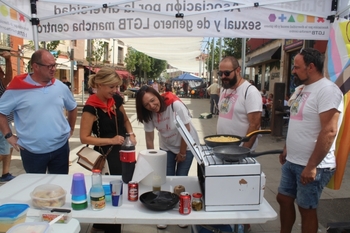 El sabor de la tortilla y la bizcochá, en la plaza de España