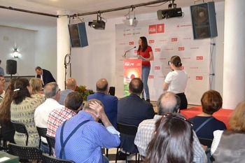 Cristina López recuerda las aportaciones del PSOE en Malagón