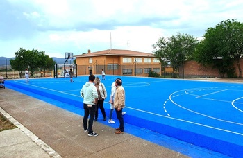 Muñiz visita la instalaciones deportivas de la Constitución
