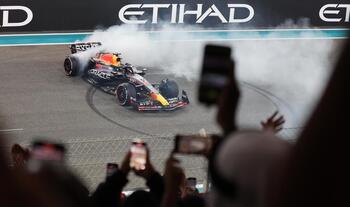Verstappen cierra el Mundial con victoria en Abu Dabi